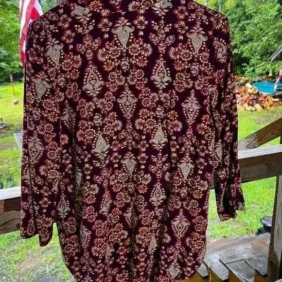 St. John's Bay Women's Sz S 100% Rayon 3/4 Sleeve V Neck Blouse - Picture 3 of 4